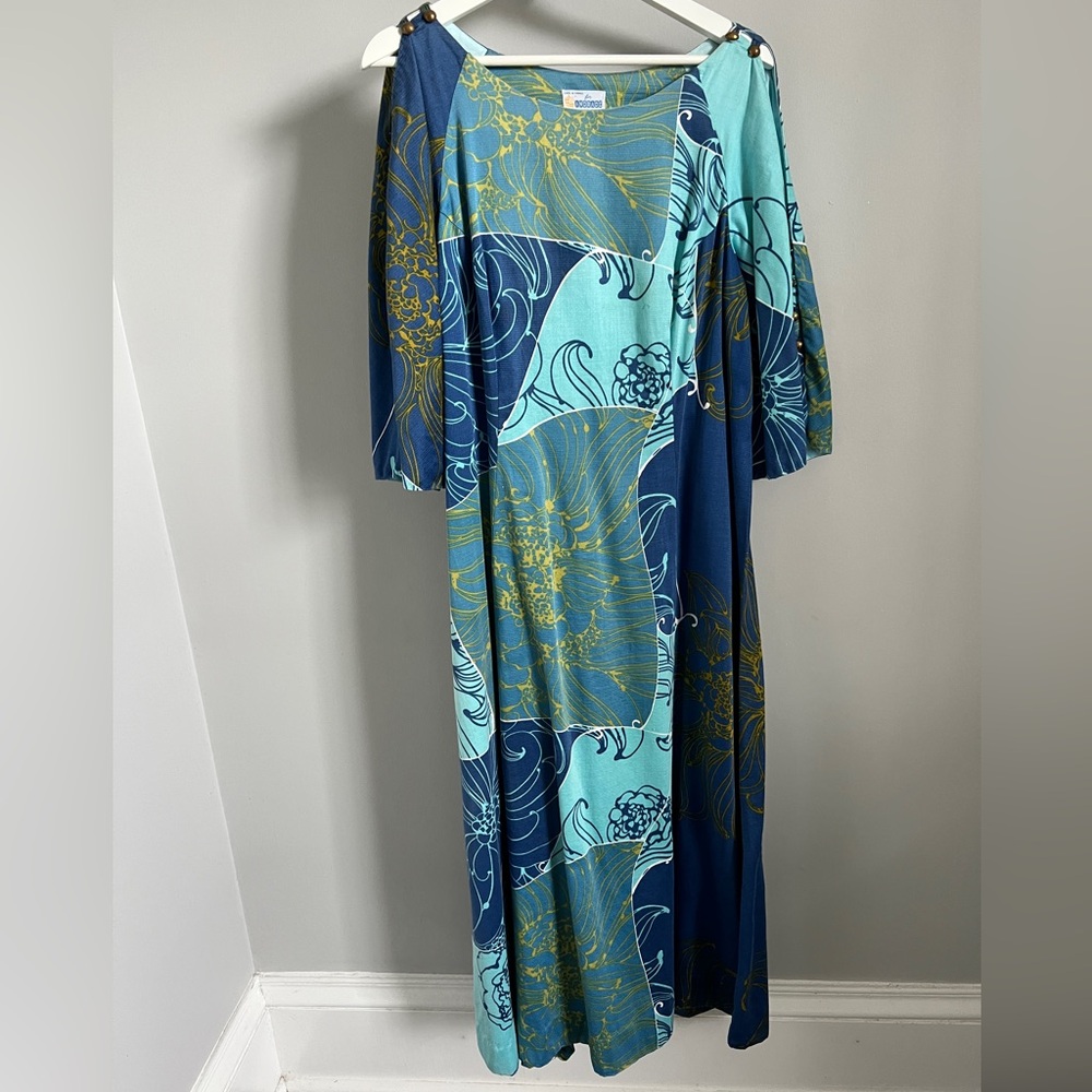 VINTAGE Hawaiian Muumuu By Andrade Honolulu size 8-10
